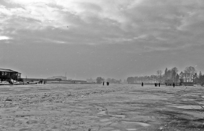 Frozen River Thames 1963. 